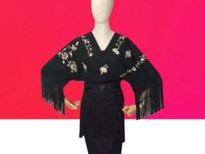 https://www.tradicionpopular.es/wp content/uploads/2023/04/alt sancha tradicion popular kimonos bordados talla unica bordados en sancha badajoz artesanos extremenos moda extremena moda folk folstyle 1 300x225.jpg